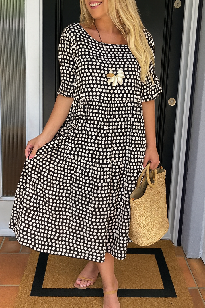 Zerelle | Short Sleeve Midi Dress