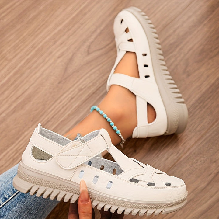 Mara – Comfortable sandals with a stable sole