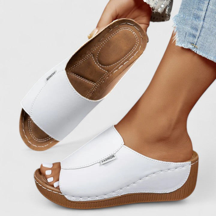 CELESTRIA | COMFORT SANDALS