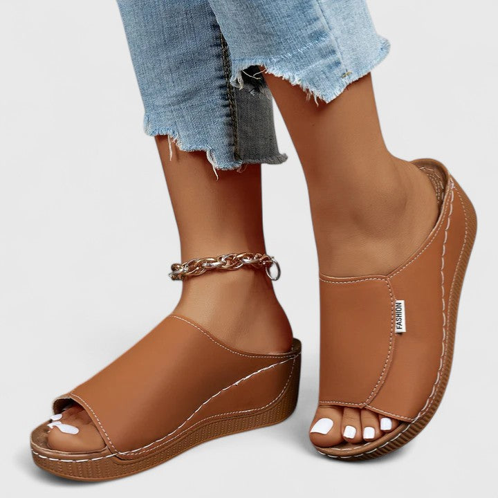 CELESTRIA | COMFORT SANDALS