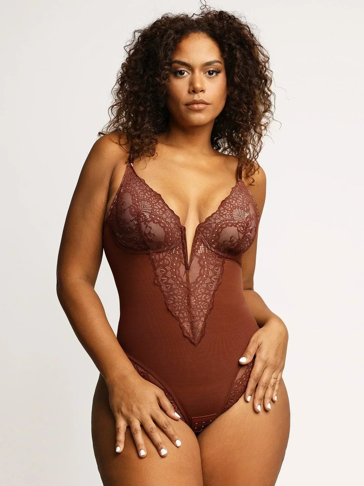 Noé™ | Body élégant avec décolleté en V profond