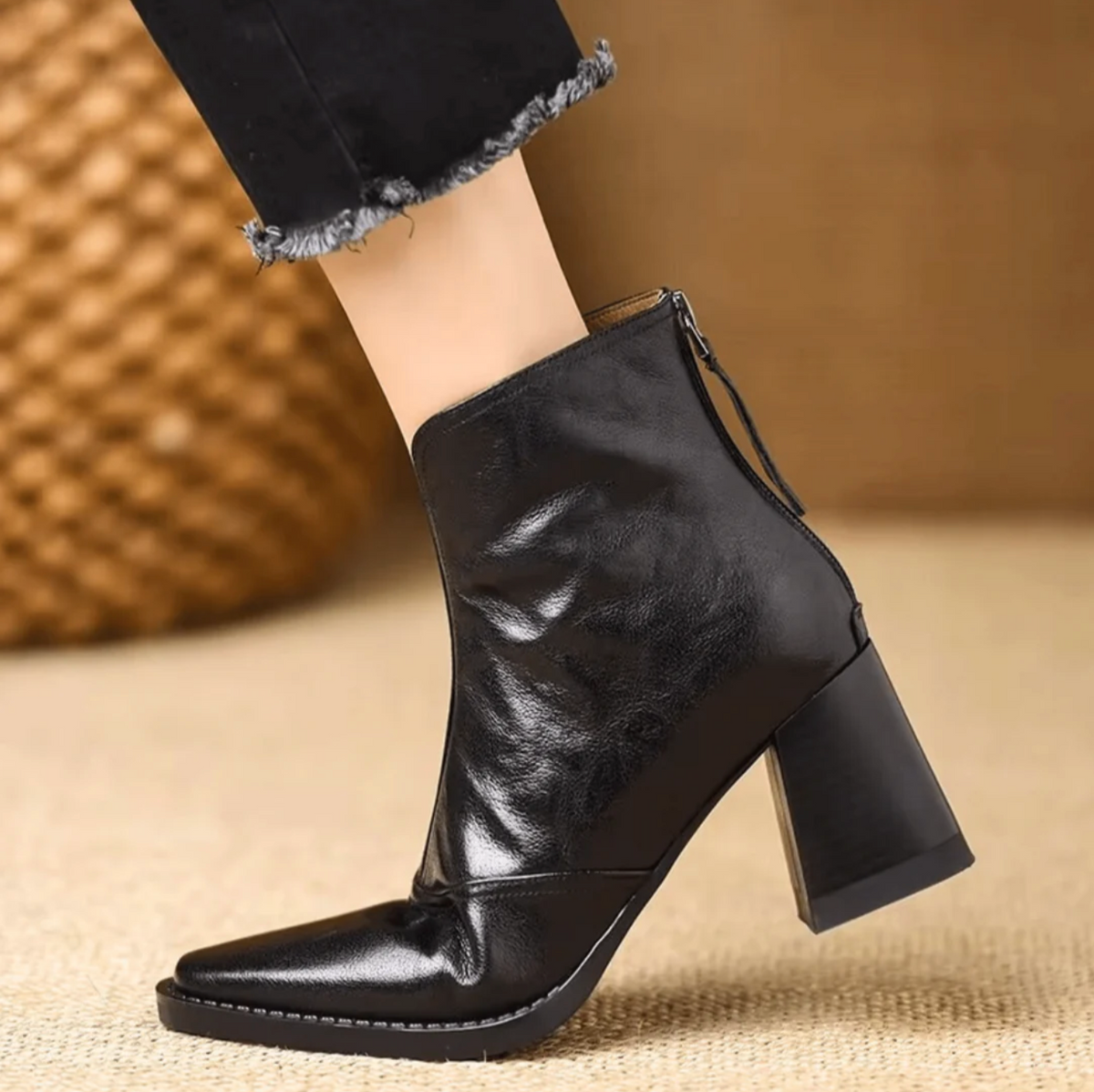 Lyla - Elegant Slip-On Boots