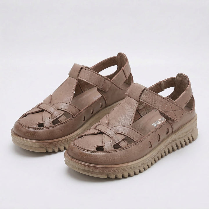 Mara – Comfortable sandals with a stable sole