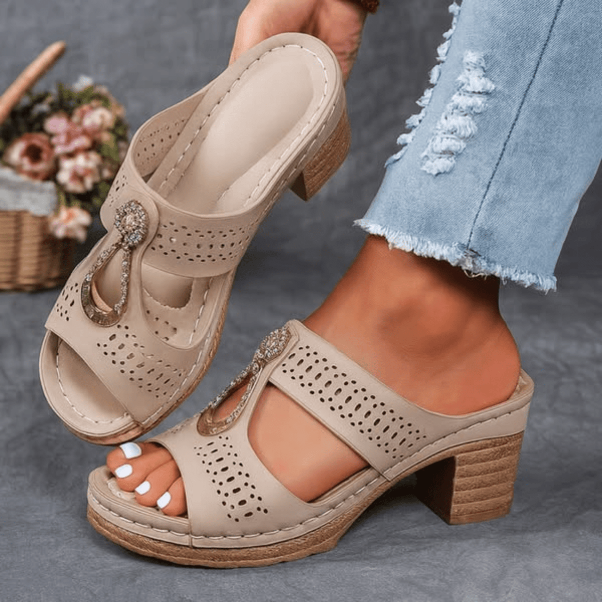 FAIITH | CHIC AND COMFORTABLE SANDALS