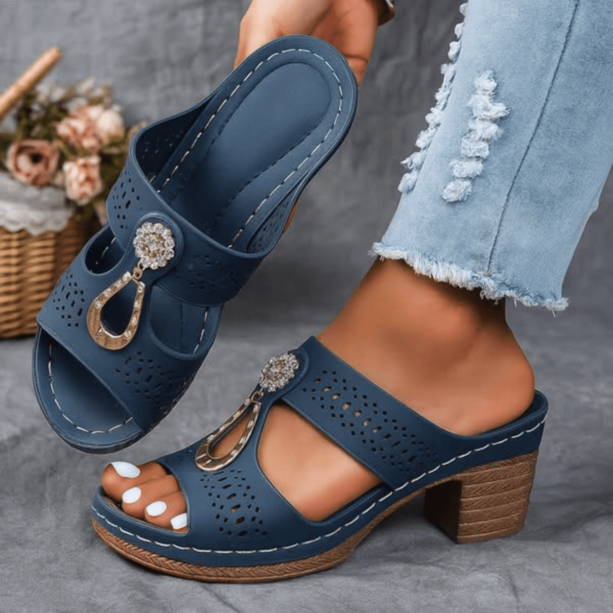 FAIITH | CHIC AND COMFORTABLE SANDALS