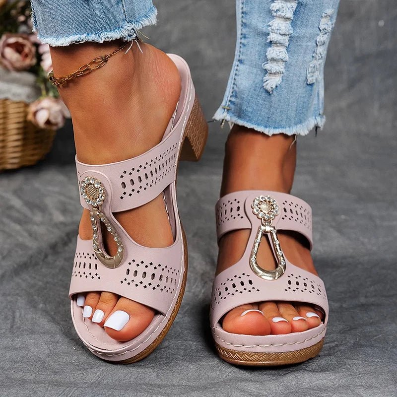 FAIITH | CHIC AND COMFORTABLE SANDALS
